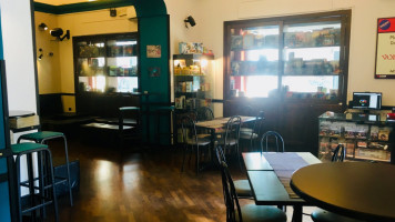 Volver Cafe inside