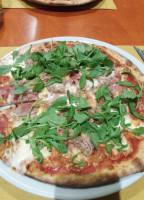 Tommy Tabacchi Pizzeria food