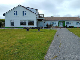 Inis Meáin Suites outside
