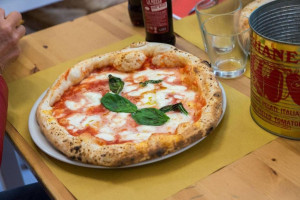Rosso Vivo Pizzeria Verace Con Forno A Legna food