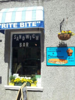Rite Bite Sandwich outside