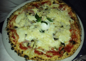 Pizzeria Napoletana Lo Scugnizzo food
