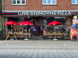 Give Stenovns Pizza inside