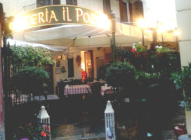 Osteria Il Pozzo outside