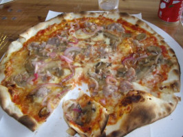 Pizzeria Cmq Ci Sta' Di Ferretti Samuele food