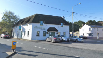 Thatched Inn outside