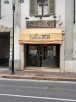 Frulleria Cafe outside