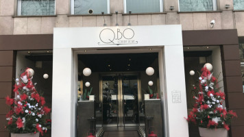 Q.bo Concept Store food