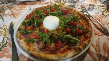 Pizzeria Salottino food