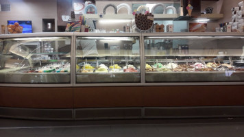 Gelateria In End Out food