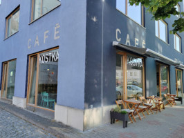 Kostka Café outside