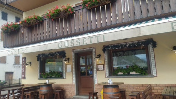 Gussetti inside