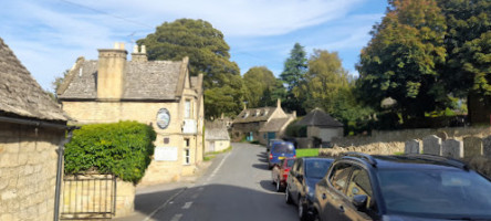 Snowshill Arms inside