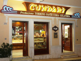 Pasticceria Cundari outside