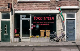 Toko Ritesh outside