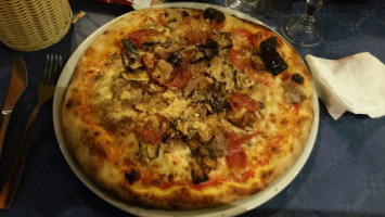 Trattoria Pizzeria Colle Verde food
