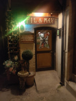 Fil Max Taverna Dei Pirgiani outside
