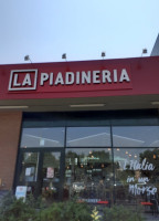 La Piadineria outside