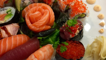 Sushi Stuen food