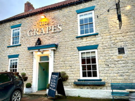 The Grapes Inn food