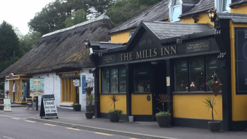 Mills Inn outside