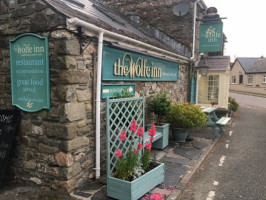 The Wolfe Inn outside