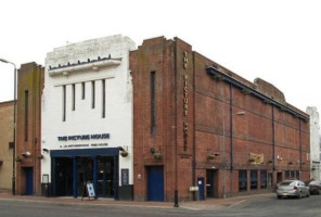 Wetherspoon The Picture House outside