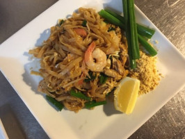 Min Thai Takeaway food