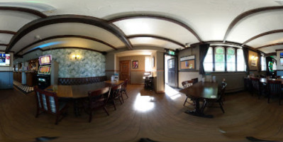 Crosspool Tavern inside