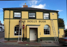 Holly Bush Inn outside