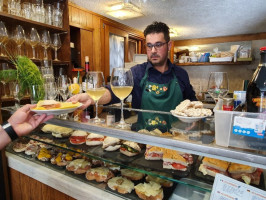 Ai Piede Del Ponte food