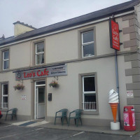 Leo's Cafe Takeaway outside