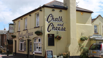 The Chalk Cheese outside