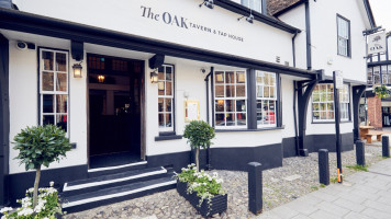 The Oak Tavern And Tap House outside