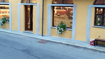 Dolci Capricci outside