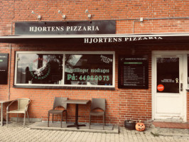 Hjortens Pizza Burger House inside