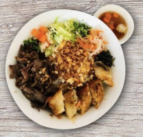 Viet Thai Chut' Strancice food