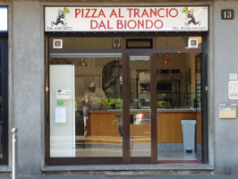 Dal Biondo outside