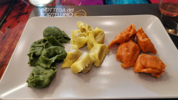 Bottega Del Tortellino food