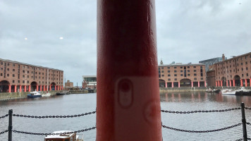 Costa Coffee Albert Dock 2 outside