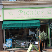 Picnic Hamper outside