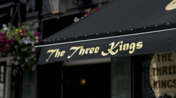 The Three Kings outside