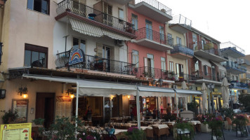 Pizzeria Arcobaleno outside