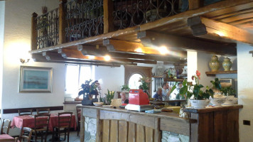 Trattoria Regina inside