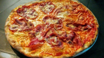 Pizzeria Il Marchese Pazzo food