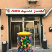 Alla Zeppola Dorata food