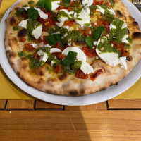 Tommy Tabacchi Pizzeria food