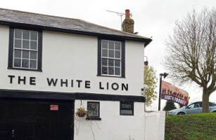 The White Lion outside