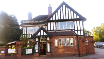 Clifford Arms outside