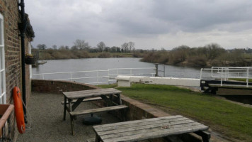 Linton Lock Inn inside